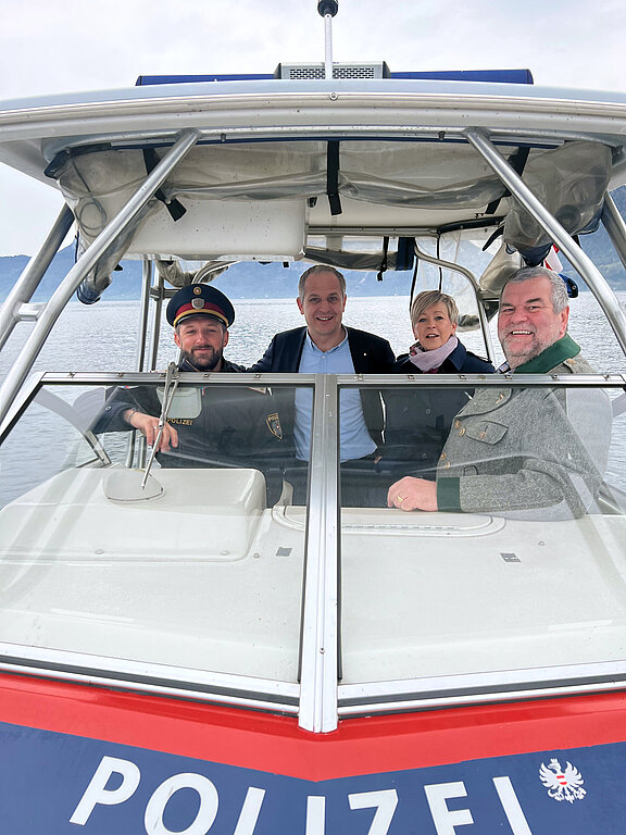 Polizeiboot_Unterach2.jpg  